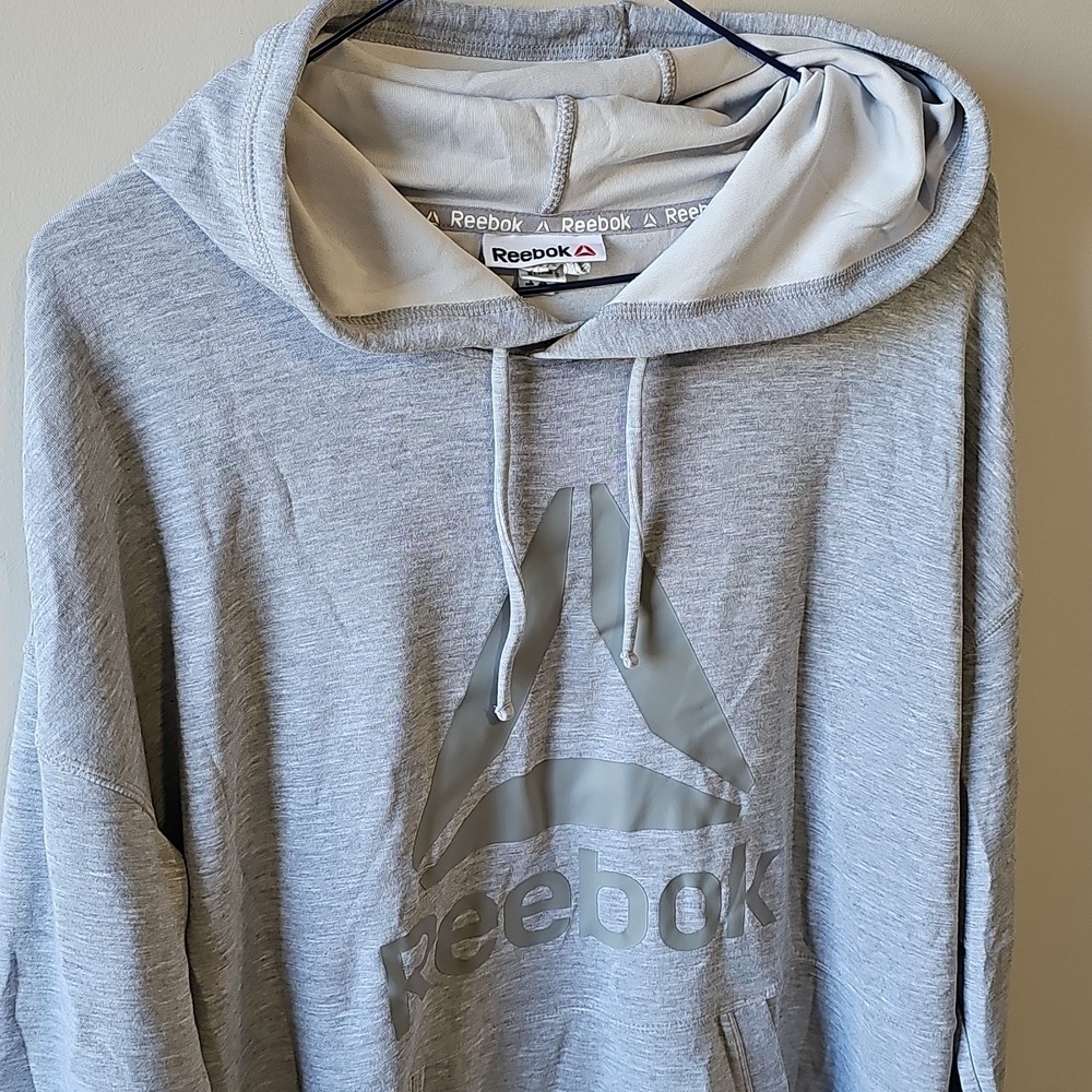 Reebok Large Silver Men's Athletic Pullover Hoodie